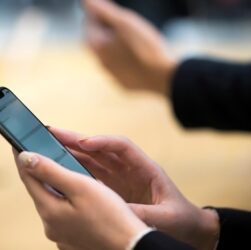 Новини бізнесу - Смартфони подорожчають через дефіцит пам'яті - ЗМІ