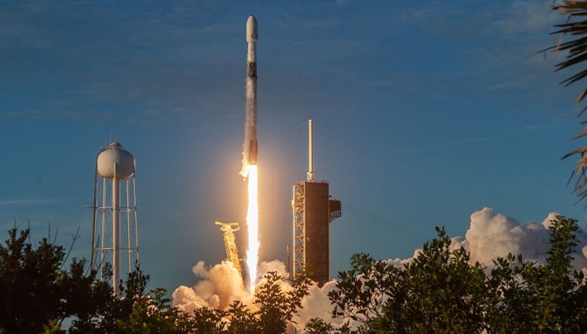 Технології - SpaceX запустила нову партію супутників Starlink