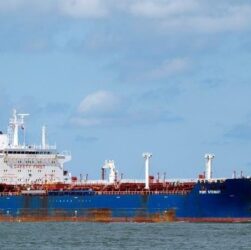 Новини бізнесу - США "відрізали" Венесуелу від доступу до нафти з Росії - ЗМІ