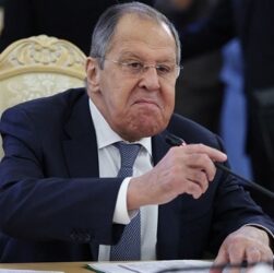 Новини політики - Тоталітаризм хвилюється за демократію: РФ штовхає Україну до виборів