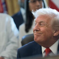 Новини світу - Трамп доручив до 2030 року розгорнути ядерний реактор на Місяці