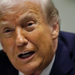 Новини України - Трамп: Лише Зеленський проти мирної угоди