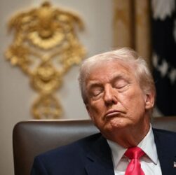 Новини політики - Трамп оцінив спроби завершити війну в Україні