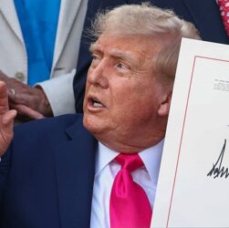 Новини світу - Трамп підписав оборонний бюджет з $800 млн Україні