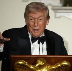 Новини світу - Трамп прокоментував обговорення "мирного плану" в Парижі