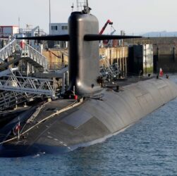 Новини світу - У Франції відкрили вогонь по дронах над базою атомних субмарин - ЗМІ