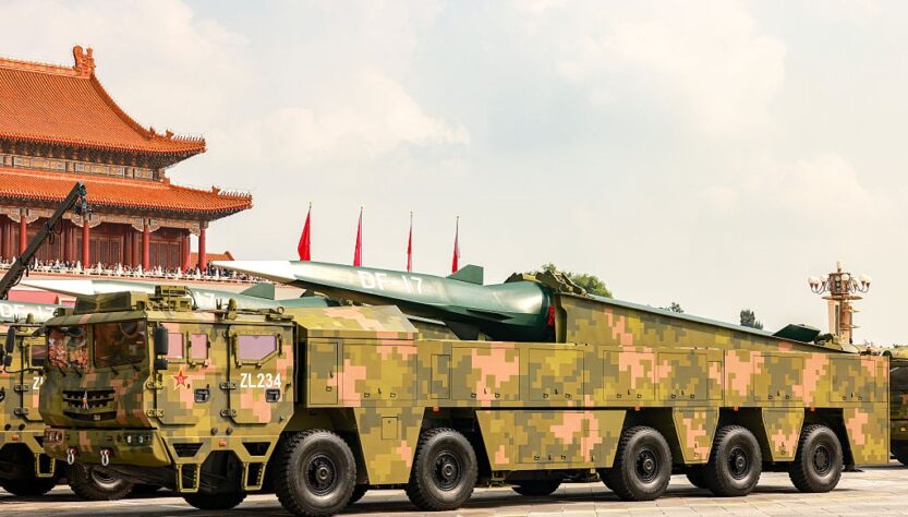 Новини світу - У Китаї заявили про створення наддешевої гіперзвукової ракети