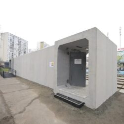 Новини Києва - У Києві встановили перше мобільне укриття