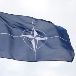 Новини світу - У НАТО є "план Б", якщо мирні зусилля проваляться