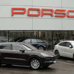 Авто новини - У Росії перестали працювати автомобілі Porsche