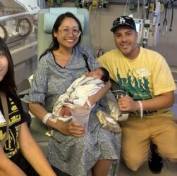 Новини світу - У США жінка народила дитину з 10-кілограмовою кістою яєчника