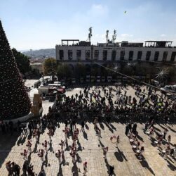 Новини світу - У Віфлеємі відновили різдвяні святкування після двох років війни в Газі
