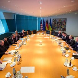 Новини світу - Україна та США продовжать переговори у понеділок - ЗМІ