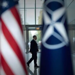 Новини України - Україніці змінили ставлення до США і НАТО - опитування