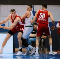 Новини спорту - Український центровий відзначився у переможному матчі Хапоеля