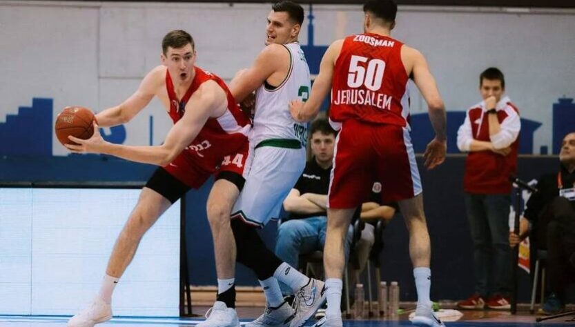 Новини спорту - Український центровий відзначився у переможному матчі Хапоеля