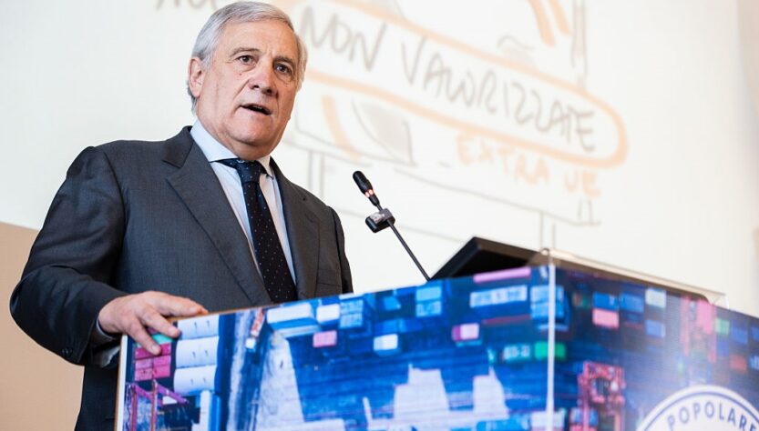 Новини України - В Італії вважають купівлю зброї США для України "завчасною"