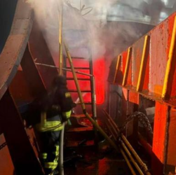 Новини України - В Одесі через нічну атаку РФ пошкоджене цивільне судно