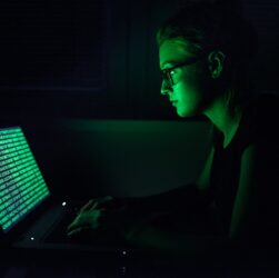 Новини світу - В США звинуватили українку в кібератаках на замовлення РФ