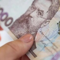 Новини України - В Уряді розповіли, коли українцм чекати "зимову тисячу"