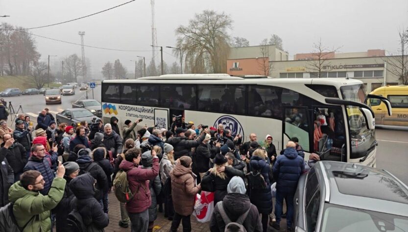 Новини світу - Всі звільнені білоруські політв'язні виїхали з України в Польщу та Литву
