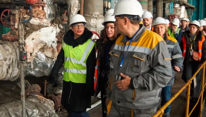 Новини бізнесу - Єврокомісарка відвідала пошкоджену обстрілами ТЕС ДТЕК