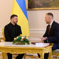 Новини України - Зеленський розповів про довгу бесіду віч-на-віч з Навроцьким