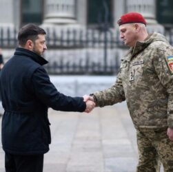 Новини України - Зеленський відзначив нагородами воїнів ракетних військ та артилерії