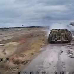 Новини України - ЗСУ показали знищення російських танків-"сараїв"