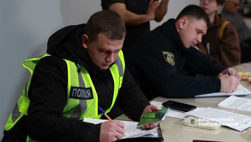 Незаконний перетин кордону та легалізація в Україні: поліцейські викрили злочинну схему