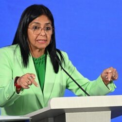 Новини світу - Армія Венесуели підтримала нову очільницю країни