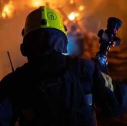 Новини Києва - Атака БпЛА: в Києві чути вибухи, здійнялася пожежа