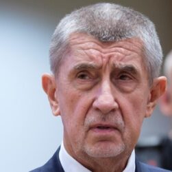 Новини світу - Бабіш: Чехія продовжить "снарядну ініціативу", але є умова