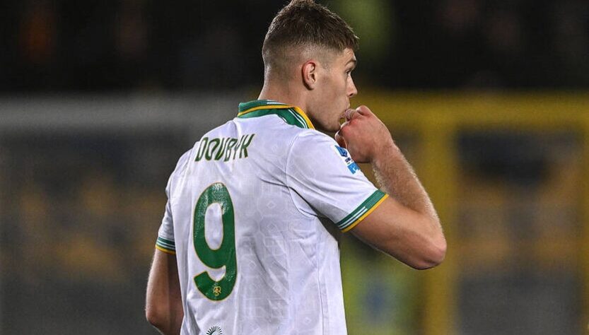 Новини спорту - Довбик виклався на повну в матчі з Лечче і знову травмований