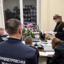 Новини України - Екслісничому загрожує до десяти років за вирубку у заказнику