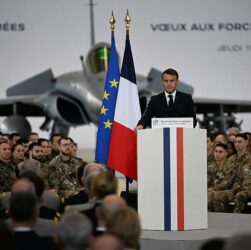 Новини світу - Франція відправила в Гренландію військовий контингент