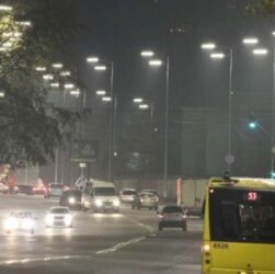 Корупція - Інженера КП Київміськсвітло судитимуть за переплату понад 3 мільйони гривень на опорах для світильників