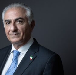 Новини світу - Кронпринц Ірану закликав військових переходити на бік протестувальників