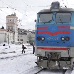 Новини України - Масштабні знеструмлення: УЗ перевела потяги на резервну теплотягу