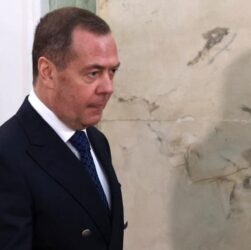 Новини світу - Медведєв пригрозив Європі відео з Орєшніком