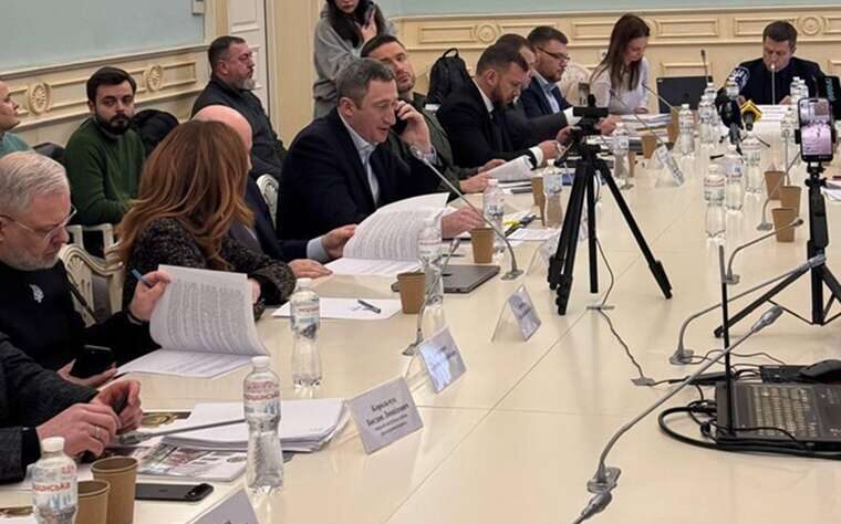 Корупція - Місцезнаходження невідоме, підозри немає Директор НАБУ розповів про статус Єрмака та Умєрова у резонансних справах