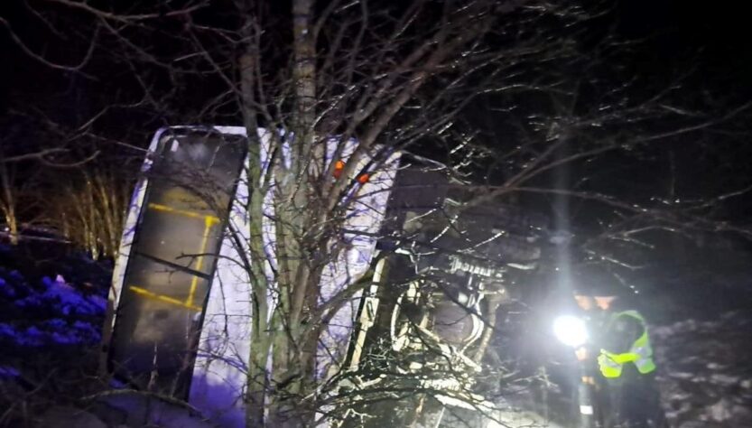 Новини України - На Чернігівщині перекинувся автобус: 11 потерпілих