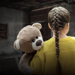 Новини України - Підозрюваного у ґвалтуванні малолітньої онуки загрожує довічне