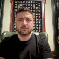 Новини України - Президент анонсував зміну міністра оборони