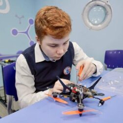 Новини світу - РФ інтегрує підготовку з БпЛА у систему фізичного виховання - розвідка