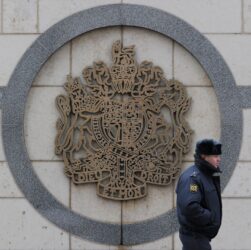 Новини світу - Росія вислала британського дипломата, звинувативши у шпигунстві
