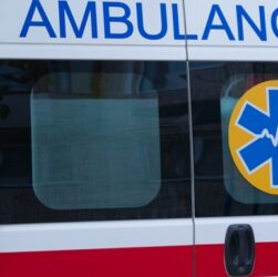 Новини України - Російські війська обстріляли лікарню в Херсоні: двоє потерпілих