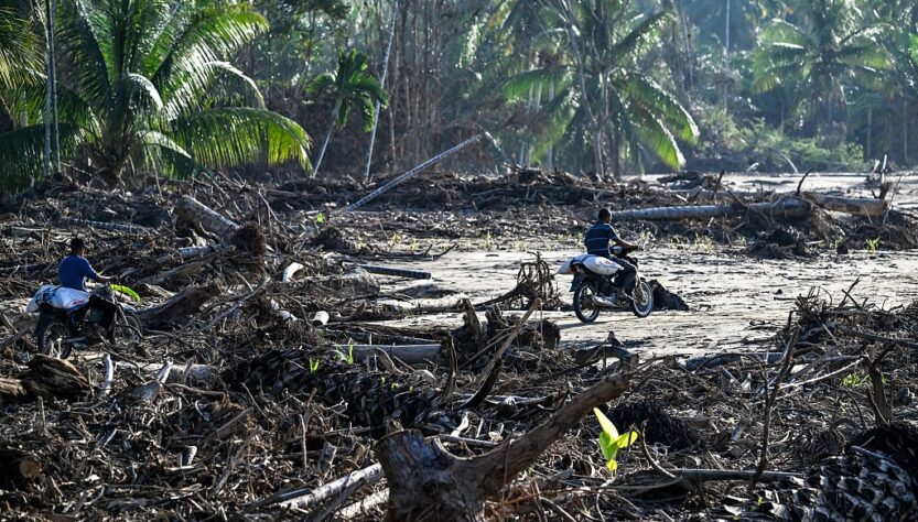 Новини світу - Руйнівна повінь на півночі Індонезії призвела до загибелі 14 осіб