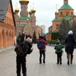 Новини Києва - СБУ перевірить підпільну школу при монастирі УПЦ МП в Києві