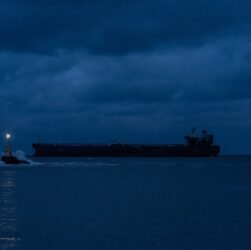 Новини світу - США захопили ще один танкер "тіньового флоту" РФ